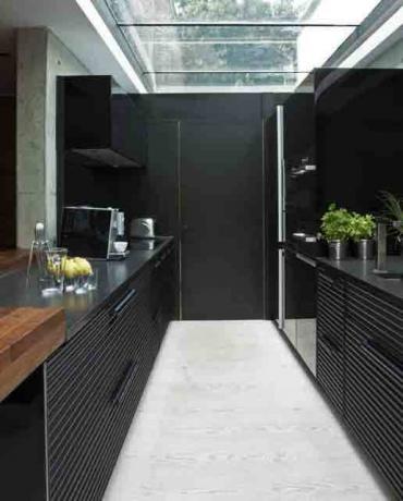 Dapur hitam di interior - kesederhanaan mewah dari minimalis