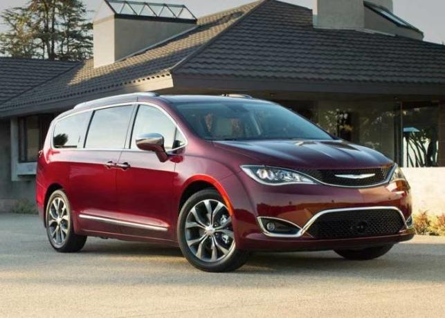 minivan Amerika Chrysler Pacifica telah menerima beberapa gelar dari "Best Minivan" sesuai dengan organisasi yang berbeda. | Foto: forestlakechrysler.com.