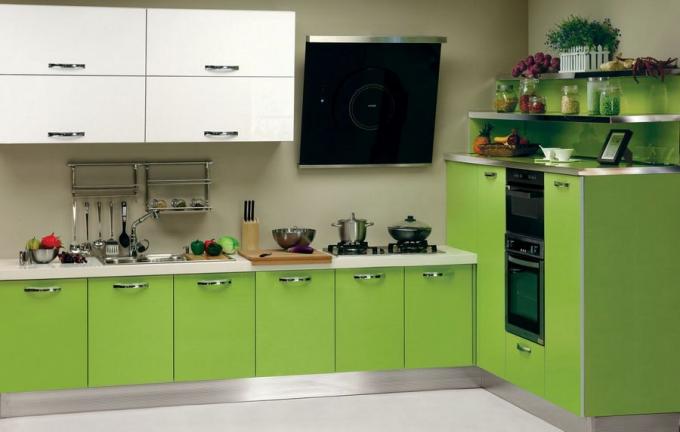 Kumpulan warna-warna terang cocok untuk dapur besar dan kecil