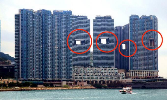 "Leaky" pencakar langit yang dibangun di Hong Kong.