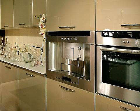 Sulit membayangkan dapur modern tanpa oven dan peralatan rumah tangga lainnya.