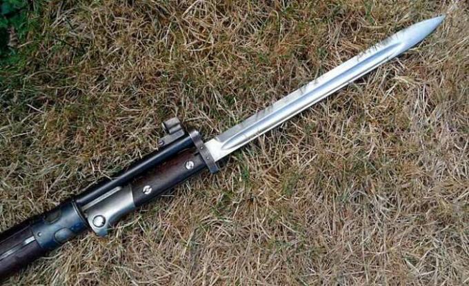 Bayonet, yang diselesaikan Mauser senapan dan karaben. | Foto: zonwar.ru. 