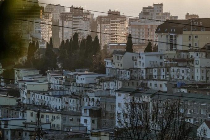 Seluruh kota jaringan terjerat dari "favelas Rusia."