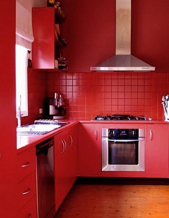 warna merah di interior dapur