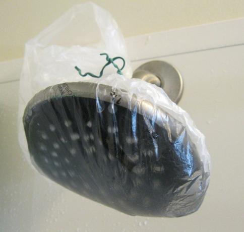 Cara cepat dan mudah membersihkan kamar mandi dari plak dan cetakan