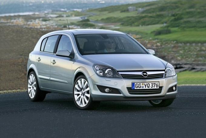 Opel Astra telah terbukti sangat populer, baik di pasar mobil baru, dan di pasar sekunder. | Foto: infocar.ua