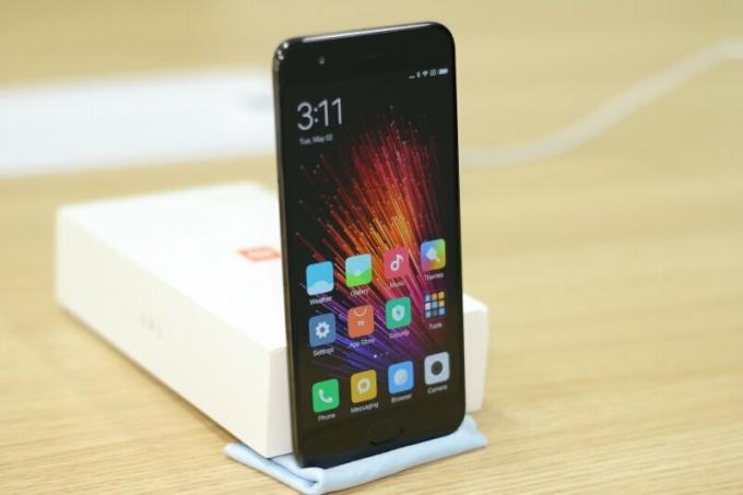 Ulasan smartphone Xiaomi Mi 6 - andalan yang kuat dan fungsional - Gearbest Blog Russia