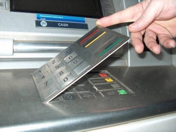 7 tips tentang cara untuk melindungi kartu bank Anda dari penipu