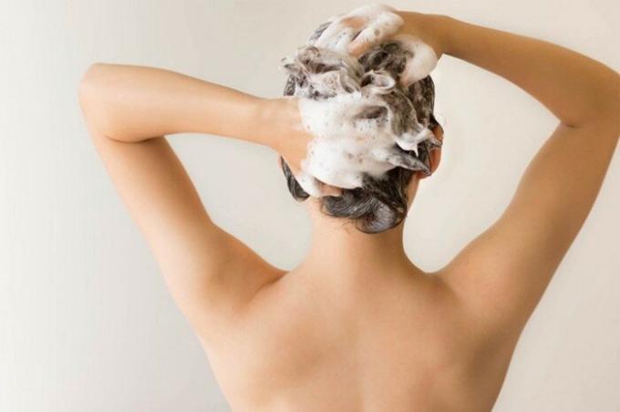 Purifying Shampoo: adalah mungkin, jika hati-hati. Tapi lebih baik untuk penggunaan alternatif