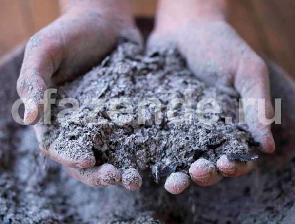 Penggunaan tungku jelaga dan pupuk lokal