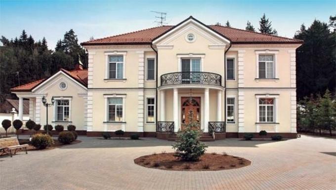 Moskow mansion di luar Michael Shufutinski.