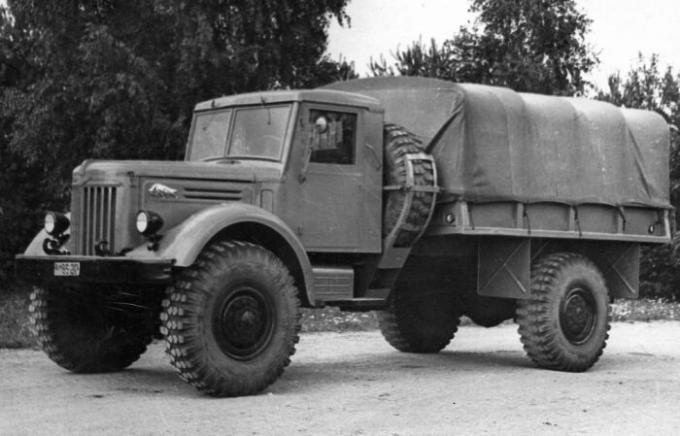 Mengapa mobil Uni Soviet pada mesin diesel