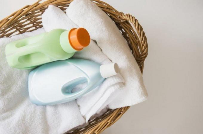 Cara membuat pemutih yang aman untuk laundry dan pakaian