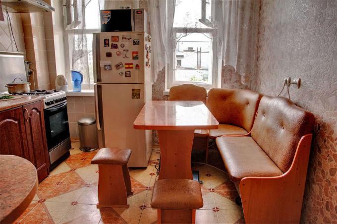 Foto - ruang makan di dapur dengan elemen furnitur Tatiana.