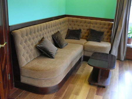 Sofa lama dengan desain baru