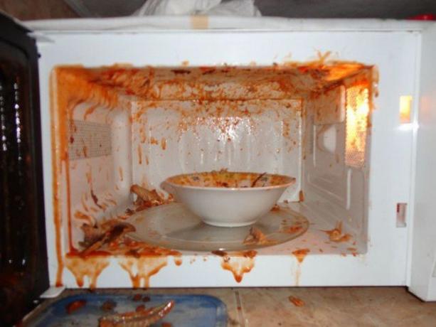  10 hal yang tidak boleh dipanaskan dalam microwave