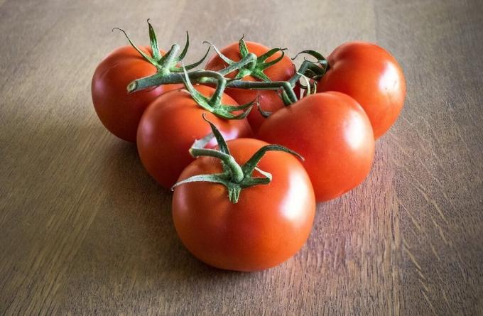 Cara saya yang akan membuat musim dingin tomat lebih enak