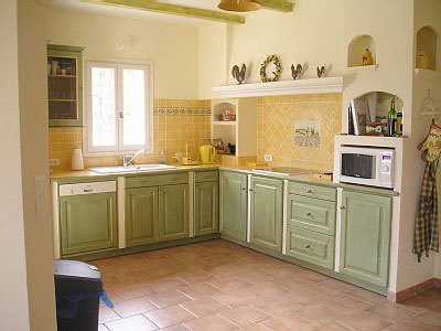 Interior dapur bergaya Provence