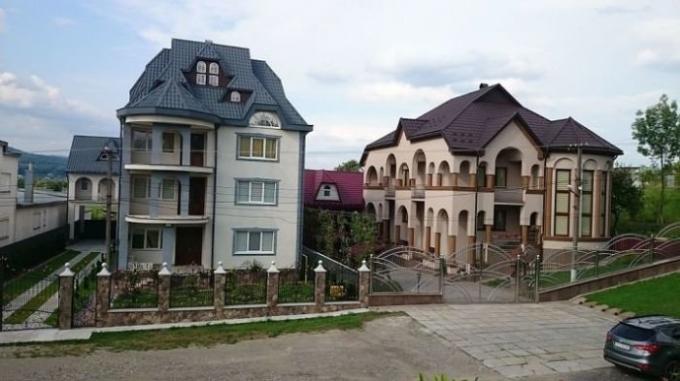 Lebih rendah Apsha - desa terkaya di Ukraina.