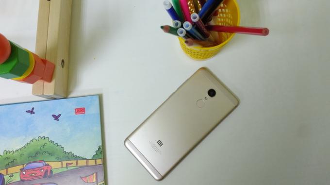Ulasan Xiaomi Redmi 5: ponsel murah non-standar - Gearbest Blog India
