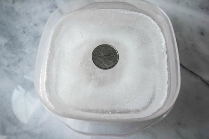 Metode "koin di dalam freezer"
