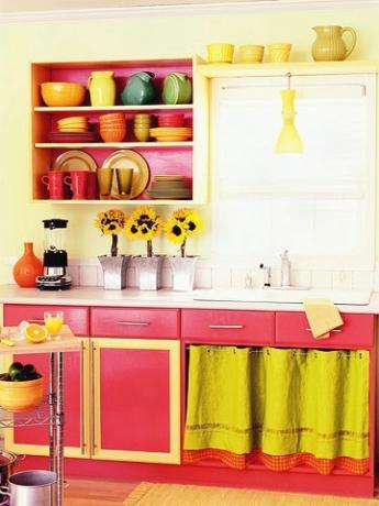 Dapur yang bermain dengan warna-warna cerah - luar biasa!