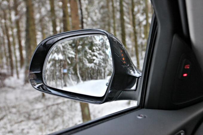 Perlu diingat pentingnya cermin. / Foto: autonews.ru. 