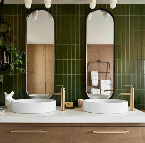 12 cara untuk visual memperluas kamar mandi dengan ubin sederhana